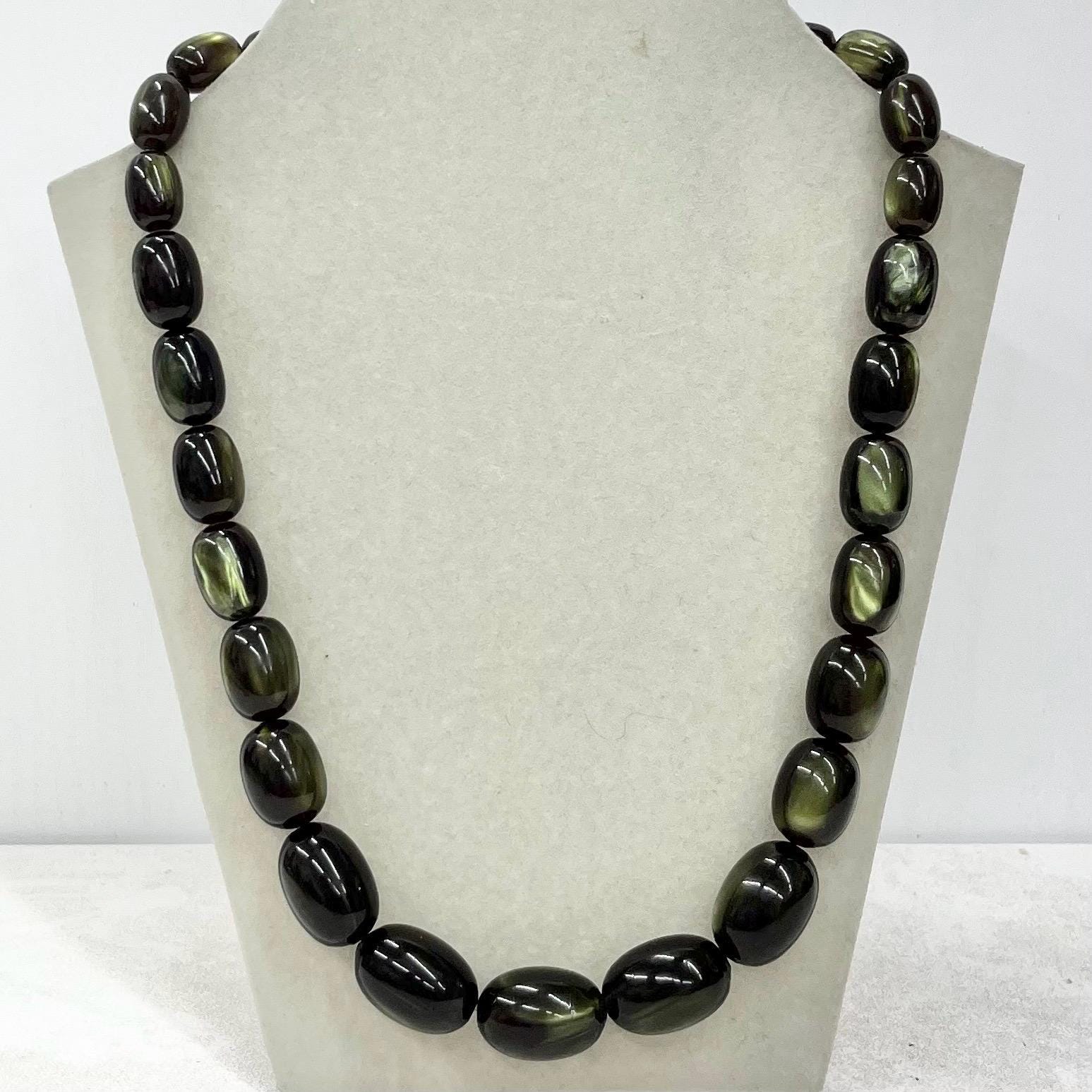 Vintage Chunky Green Cats Eye Swirl Early Plastic / Bakelite Necklace Statement Piece Vintage Jewellery 20” Long MillyOliverVintage