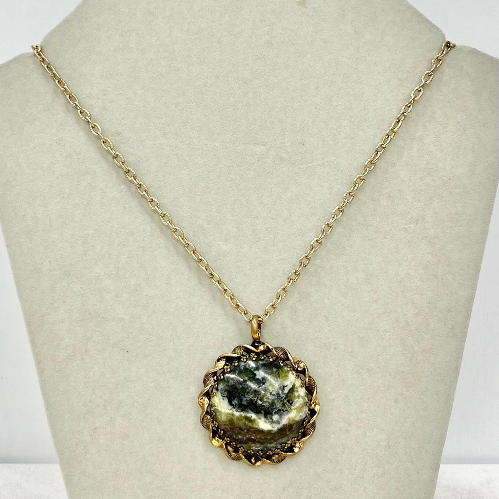 Vintage 1960‘s Gold Plate Green Agate Cabochon Pendant Necklace 27” Rope Chain MillyOliverVintage
