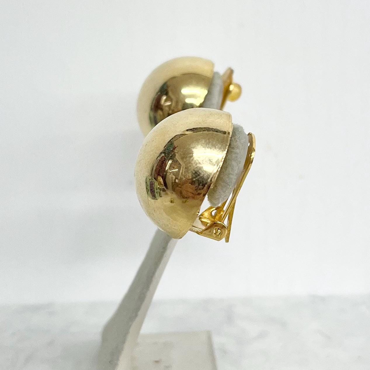 Round Dome Clip On Earrings - Simple Style Vintage Earrings MillyOliverVintage