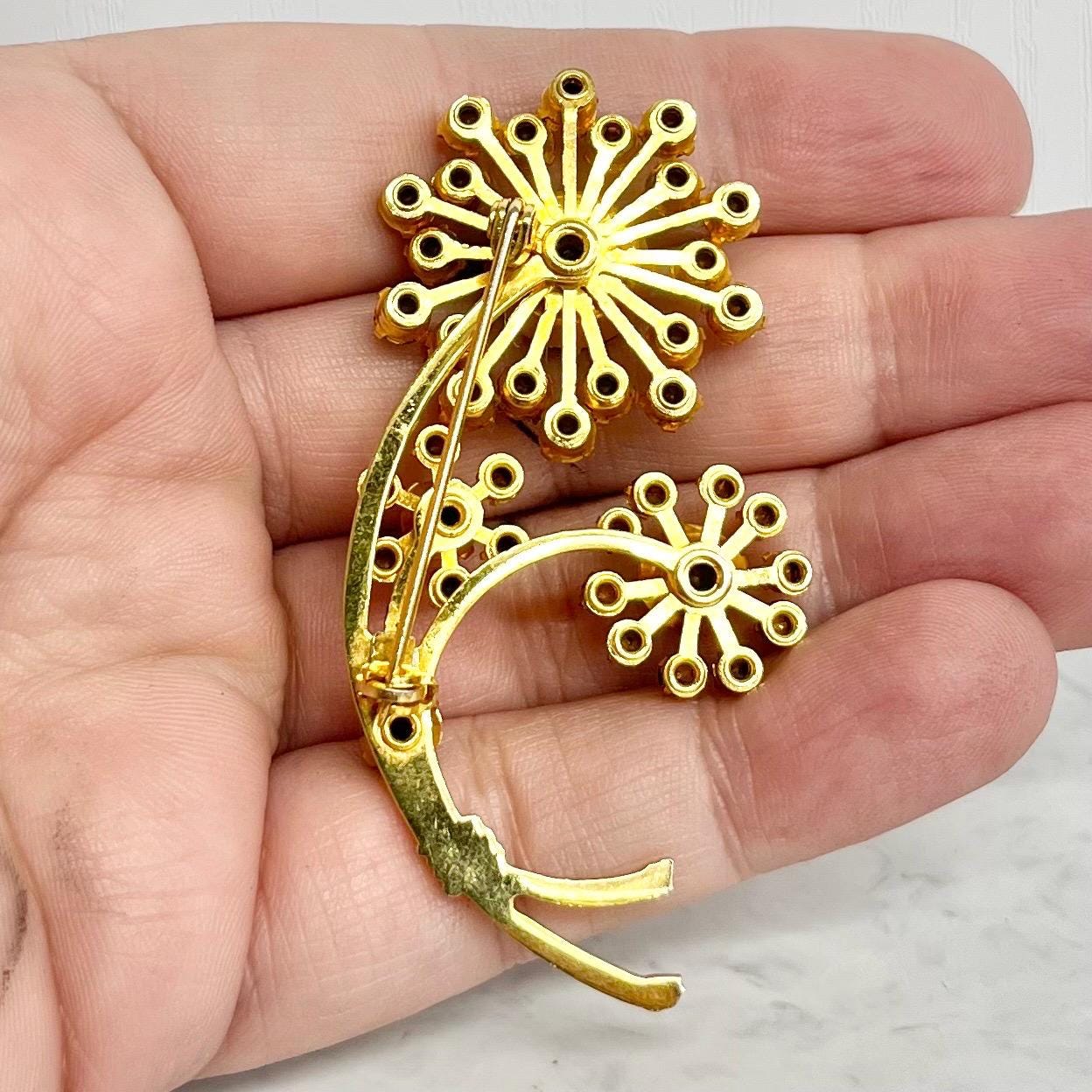 Golden Topaz coloured Crystal Flower / Daisy Brooch - Vintage Gold Tone MillyOliverVintage