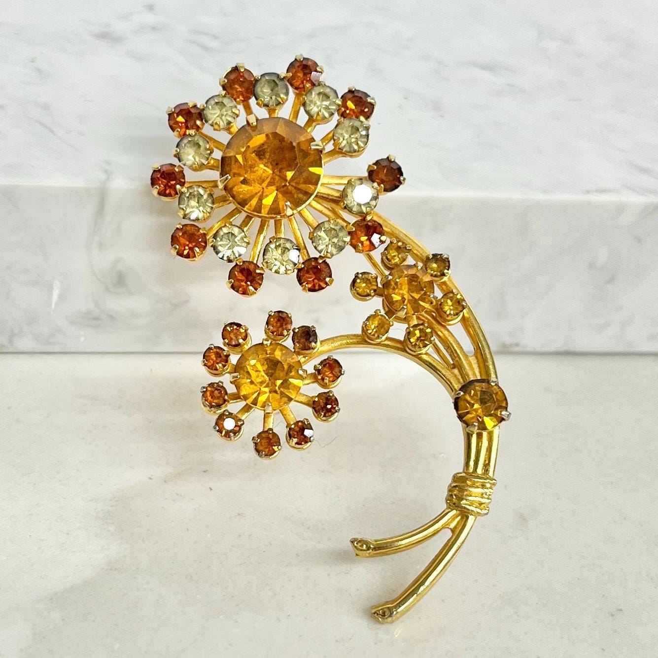 Golden Topaz coloured Crystal Flower / Daisy Brooch - Vintage Gold Tone MillyOliverVintage