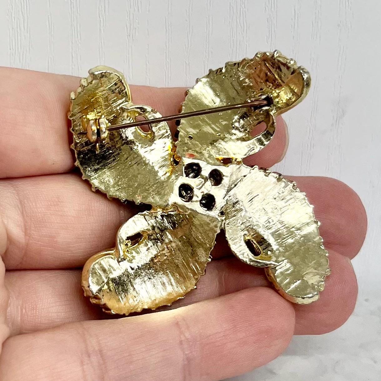 Green and Yellow Crystal Pin Wheel Brooch Gold Tone with Uranium Crystal Accents : Vintage UV Reactive Jewellery MillyOliverVintage