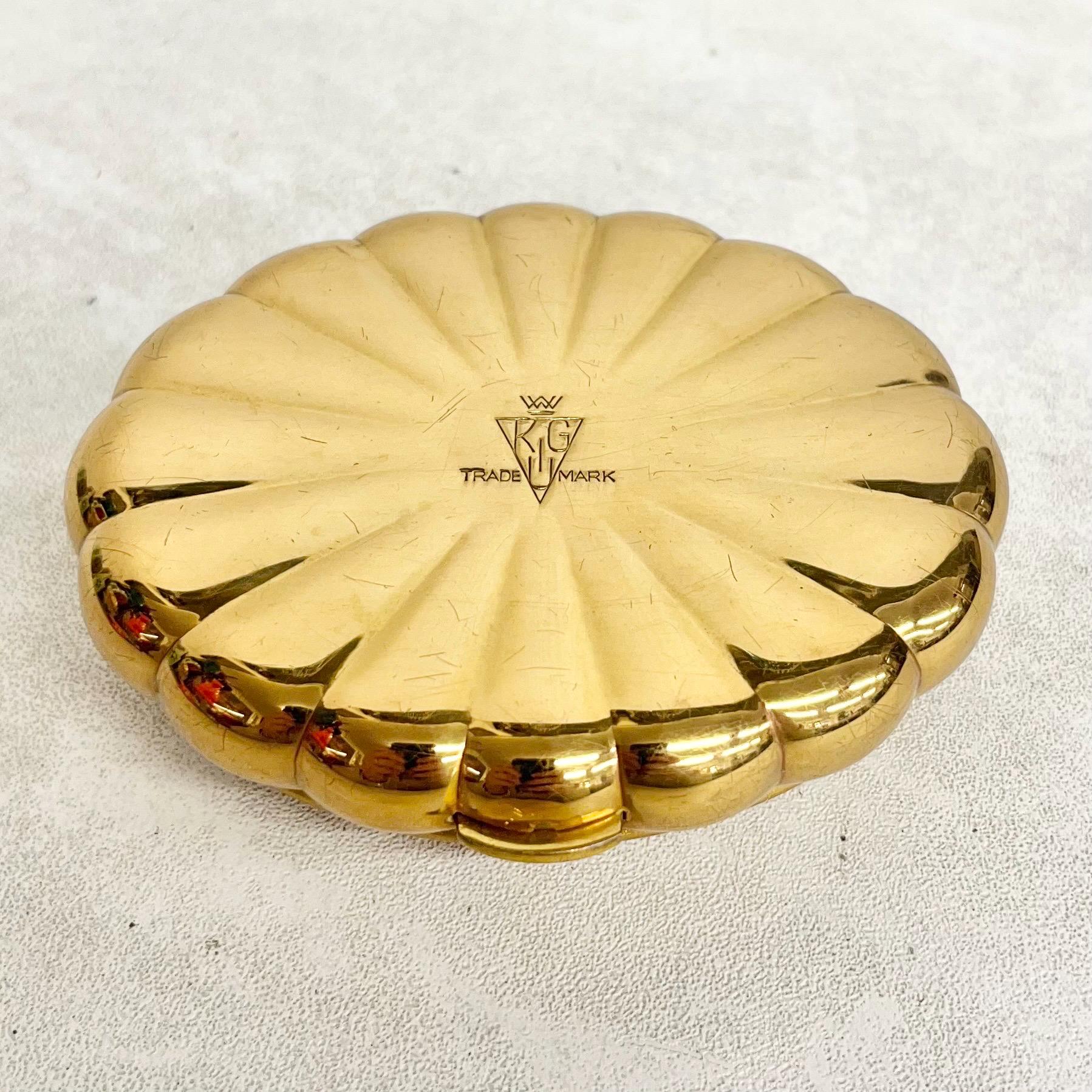 Kigu Makeup Compact Music Box 1950’s 1960’s Gold Tone Engine Turned Plays Minuette - Vintage MillyOliverVintage