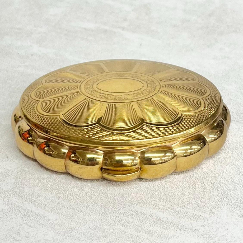 Kigu Makeup Compact Music Box 1950’s 1960’s Gold Tone Engine Turned Plays Minuette - Vintage MillyOliverVintage