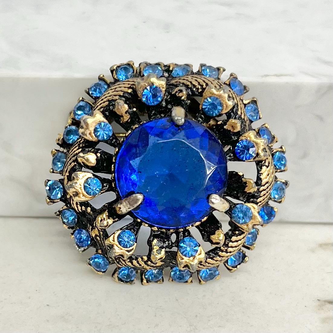 Blue Austrian Crystal Brooch in a Brass Tone Setting : Vintage Jewellery with Sparkling Rhinestones MillyOliverVintage