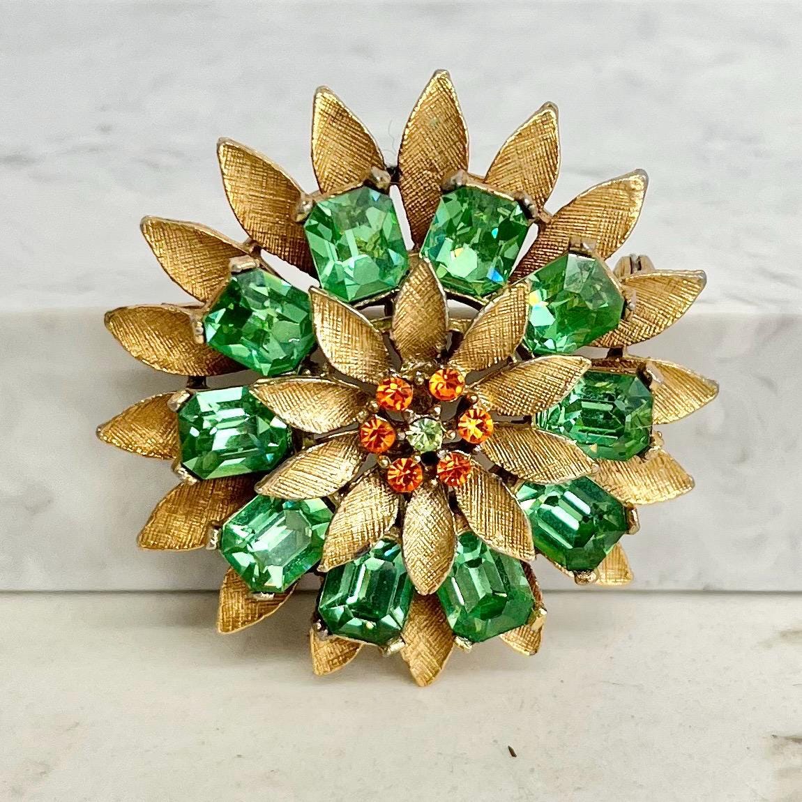 Green Uranium Crystal Sunflower Brooch : Vintage UV Reactive Gold Tone Jewellery Signed Hollywood MillyOliverVintage