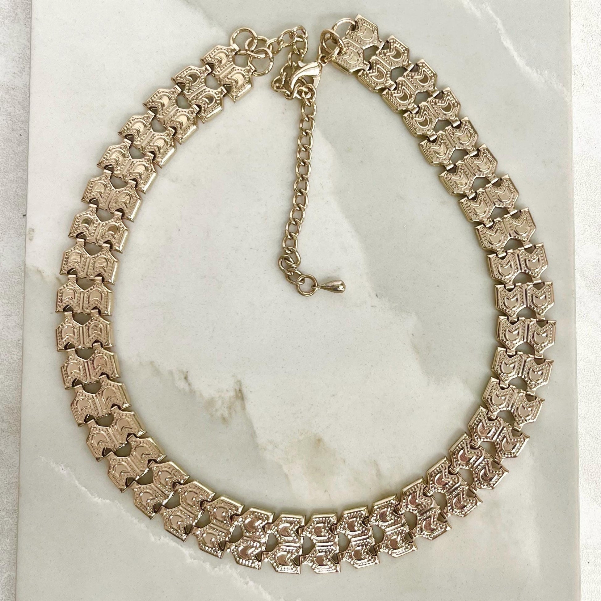 Grecian Style Chain Collar Necklace : Vintage 1970’s - 1980’s Unusual Gold Tone Flat Links MillyOliverVintage
