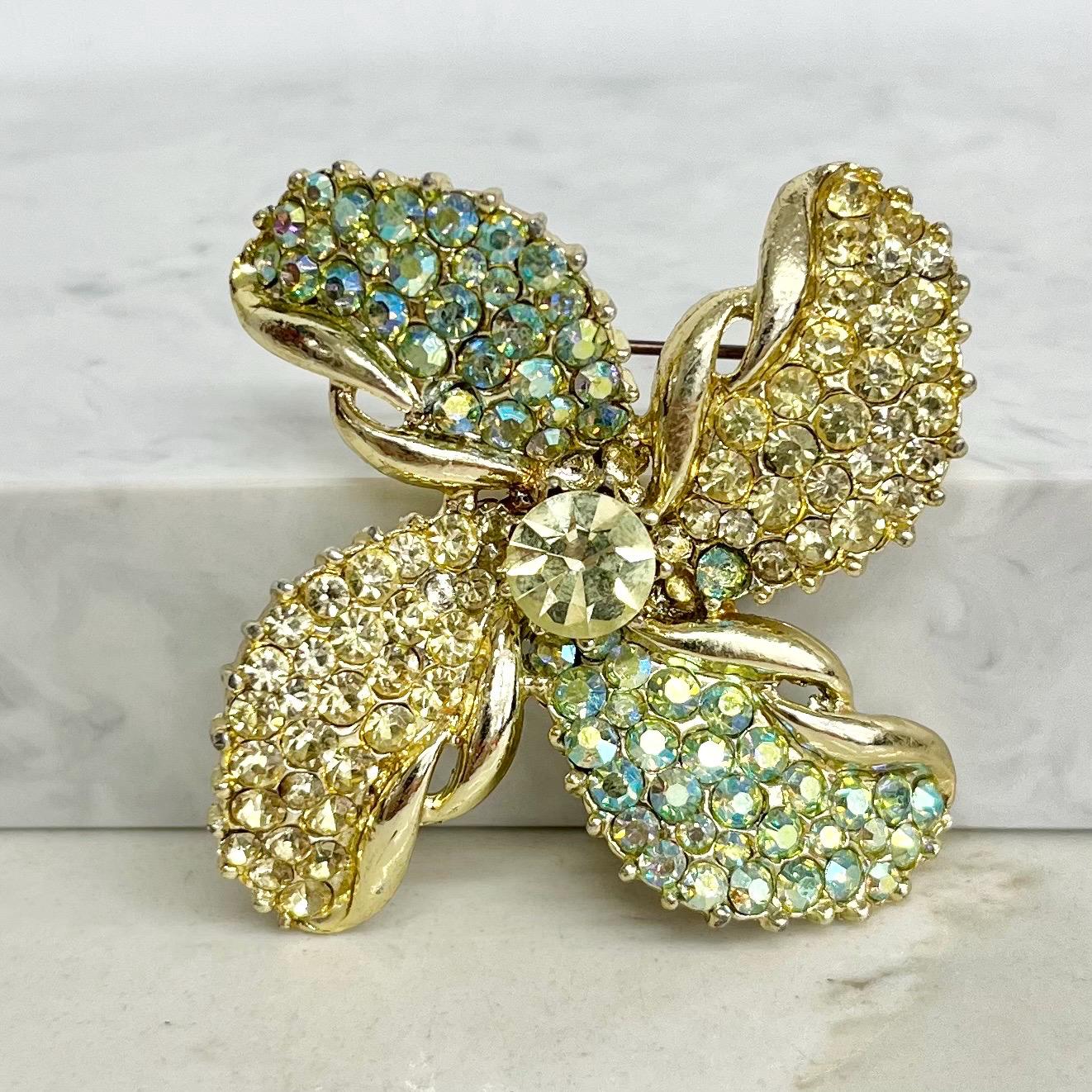 Green and Yellow Crystal Pin Wheel Brooch Gold Tone with Uranium Crystal Accents : Vintage UV Reactive Jewellery MillyOliverVintage