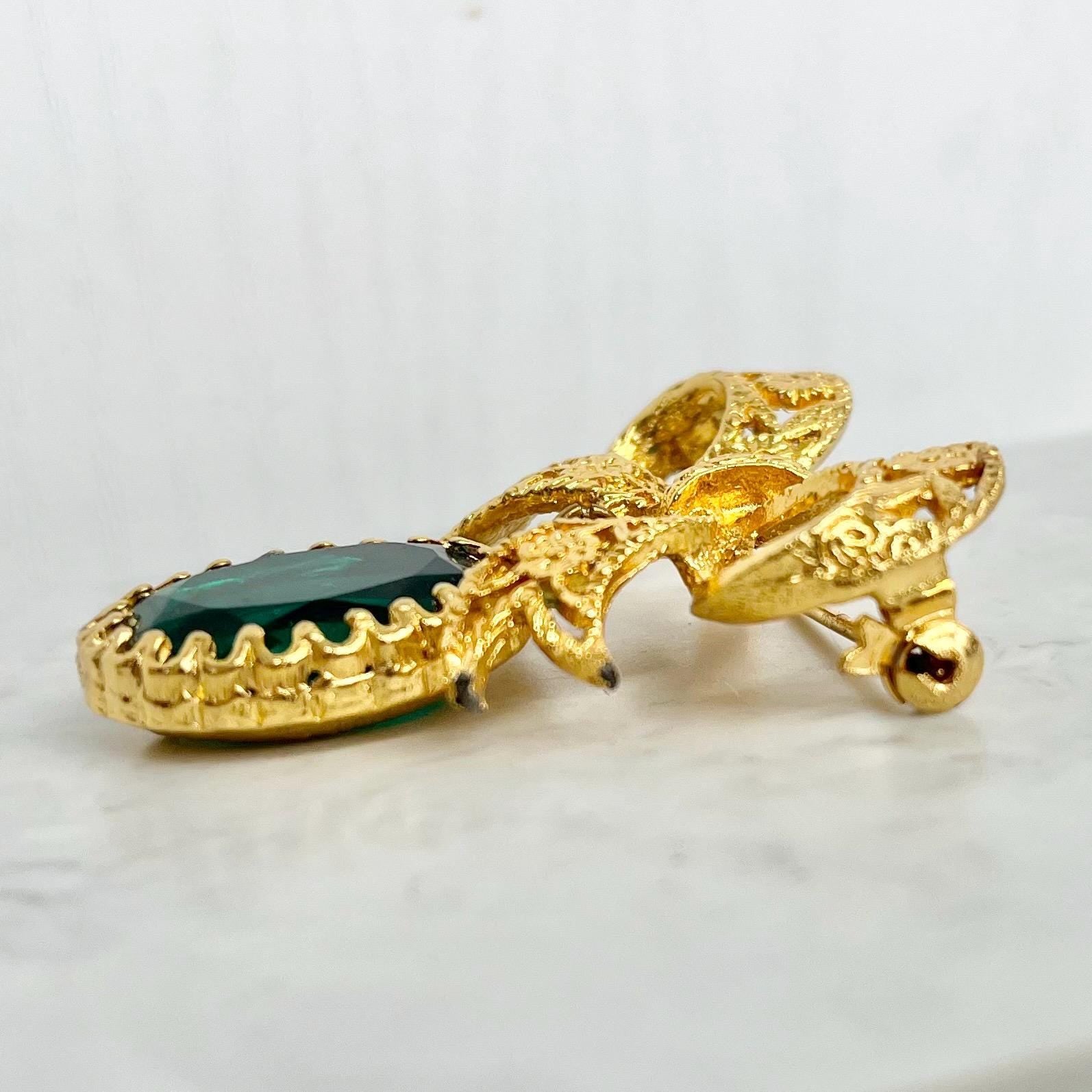 Emerald Green Drop Bow Brooch : Vintage Gold Tone Bow with an Emerald Green Faceted Glass Drop MillyOliverVintage