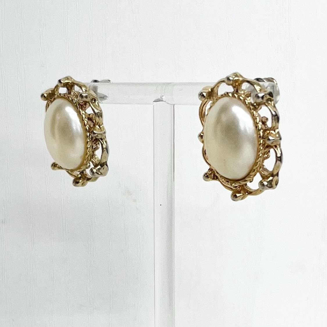 Faux Pearl Cabochon Stud Earrings for Pierced Ears : Vintage 1980’s - 1990’s Oval Gold Tone Design MillyOliverVintage