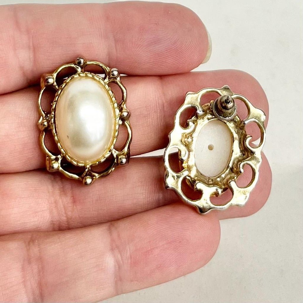 Faux Pearl Cabochon Stud Earrings for Pierced Ears : Vintage 1980’s - 1990’s Oval Gold Tone Design MillyOliverVintage