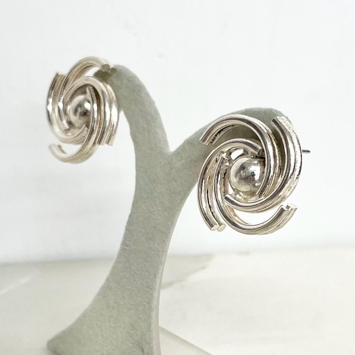 Silver Tone Pinwheel Earrings : Vintage Jewellery for Pierced Ears 1980’s - 1990’s MillyOliverVintage