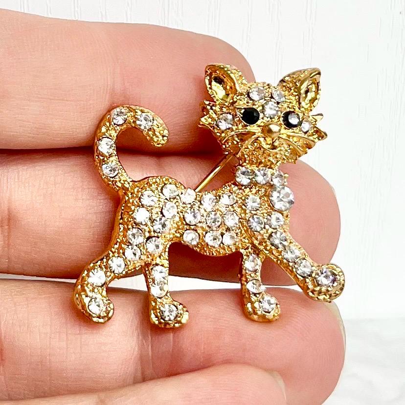 Diamante Cat Brooch : Vintage with Clear Crystal Rhinestones in a Gold Tone Setting MillyOliverVintage