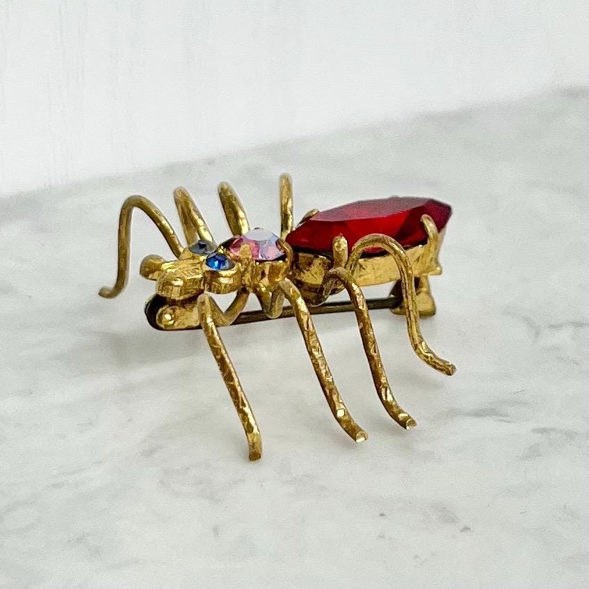 Art Deco Spider Brooch : Vintage Insect Brooch with Czech Crystal Rhinestone Accents in Red Pink and Blue MillyOliverVintage
