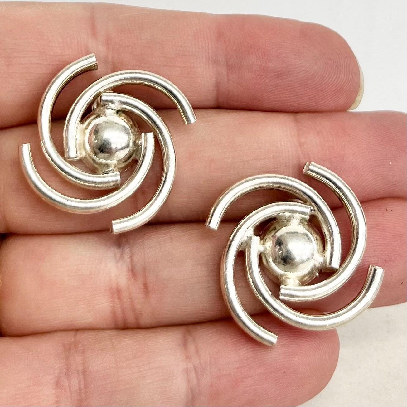 Silver Tone Pinwheel Earrings : Vintage Jewellery for Pierced Ears 1980’s - 1990’s MillyOliverVintage