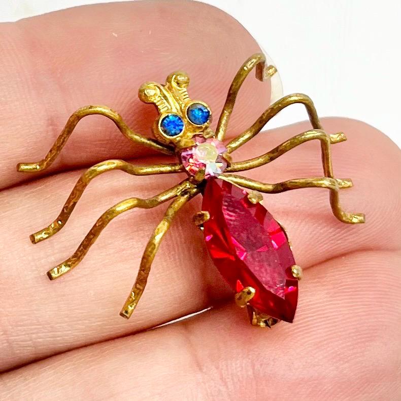 Art Deco Spider Brooch : Vintage Insect Brooch with Czech Crystal Rhinestone Accents in Red Pink and Blue MillyOliverVintage