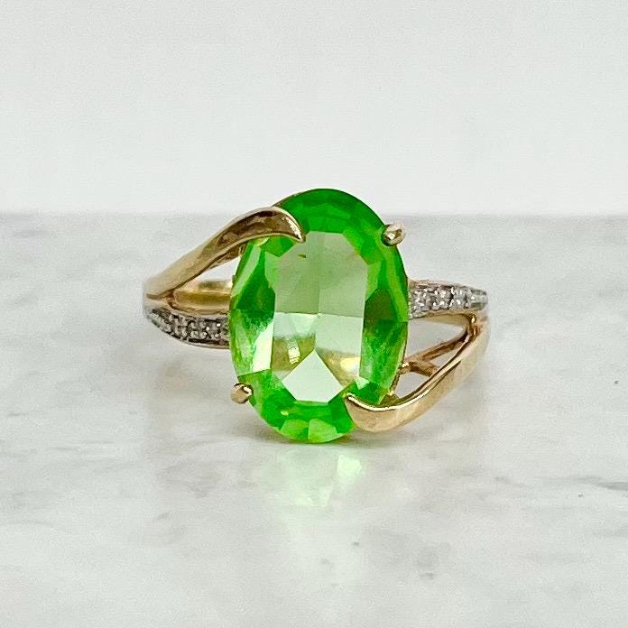 Vintage 9ct 375 Yellow Gold Uranium Glass Stone Oval Cut Crystal Dress Ring UV Reactive Glow UV Jewellery Size uk P 1/2 MillyOliverVintage