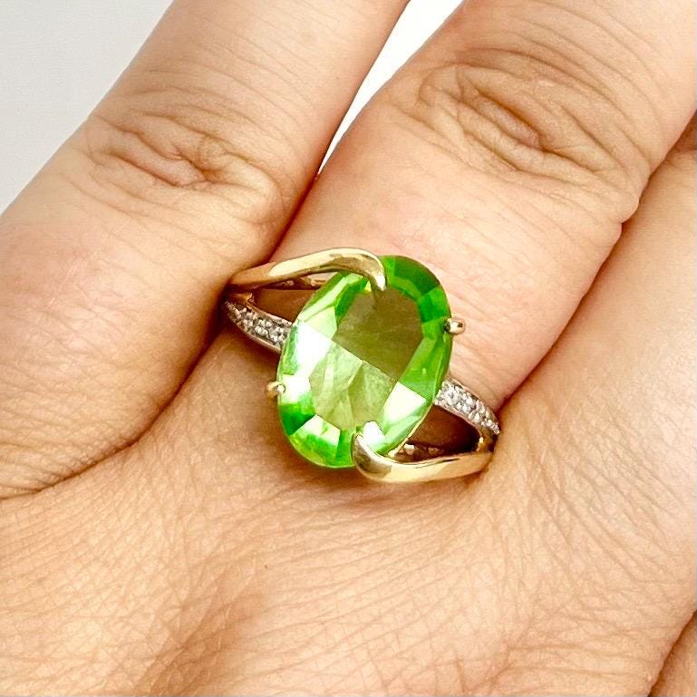 Vintage 9ct 375 Yellow Gold Uranium Glass Stone Oval Cut Crystal Dress Ring UV Reactive Glow UV Jewellery Size uk P 1/2 MillyOliverVintage