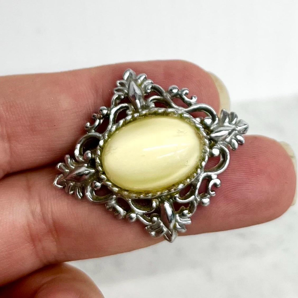Vintage 1960’s - 1970’s Filigree Yellow Uranium Glass Cabochon Brooch Silver Plated UV Reactive Glowing Jewellery MillyOliverVintage