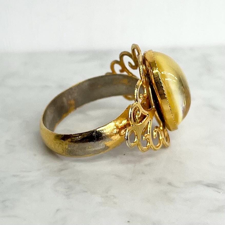 Vintage Yellow Uranium Glass Cabochon Dress Ring UV Reactive Glow UV Jewellery Adjustable Size MillyOliverVintage