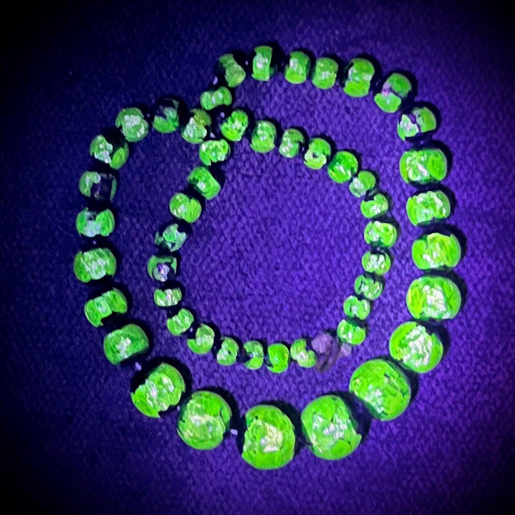 Vintage Black and Yellow Foil Murano Glass Uranium Graduated Lampwork Bead Necklace Beads Bright Green UV Reactive Glow 18” MillyOliverVintage