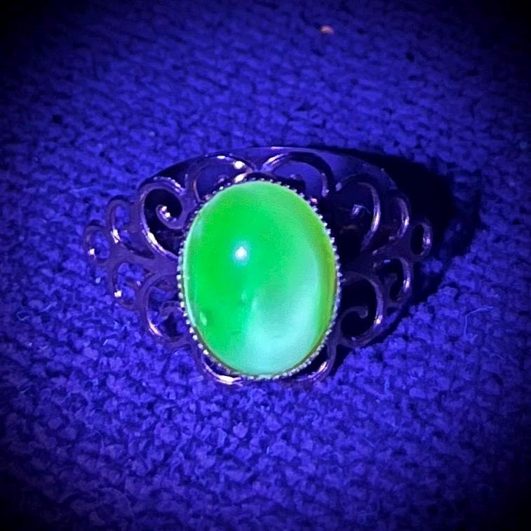 Vintage Yellow Uranium Glass Cabochon Dress Ring UV Reactive Glow UV Jewellery Adjustable Size MillyOliverVintage