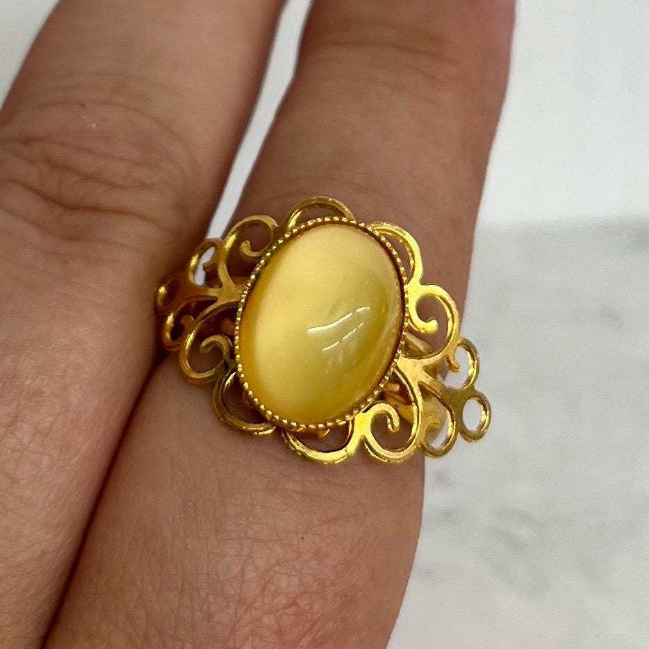 Vintage Yellow Uranium Glass Cabochon Dress Ring UV Reactive Glow UV Jewellery Adjustable Size MillyOliverVintage