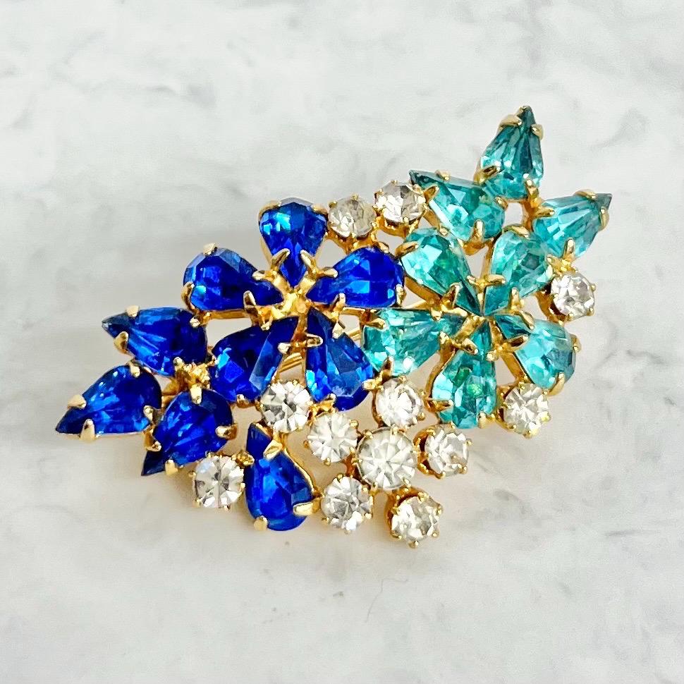 Vintage Blue Aqua Crystal Diamante Flower Brooch in a Gold Plate Setting Excellent Quality MillyOliverVintage