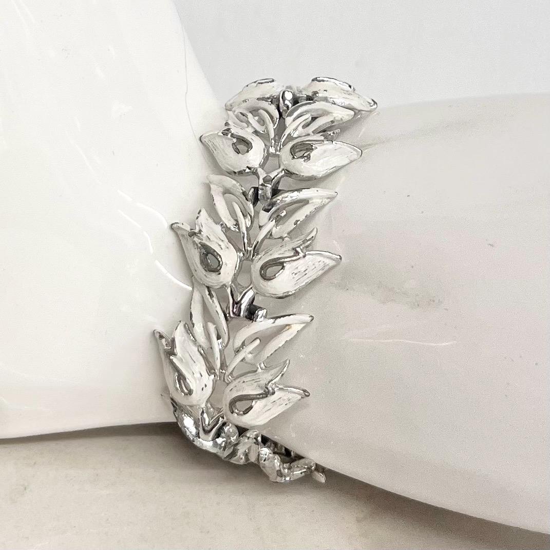 Vintage Jewelcraft Silver Tone White Enamelled Bracelet in a Floral Leaf Design 7.5” MillyOliverVintage