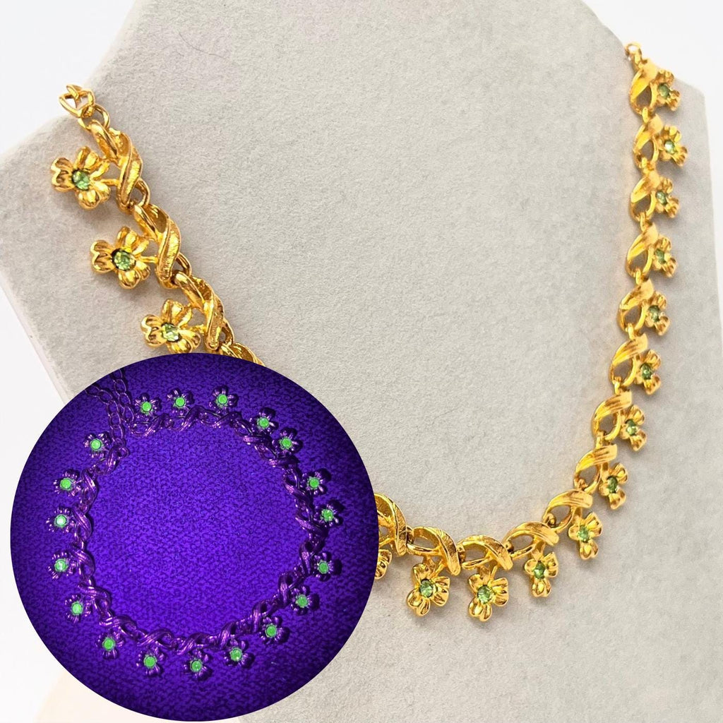 Vintage Green Uranium Glass Crystal Clover Necklace Gold Tone Metal UV Reactive Glow MillyOliverVintage