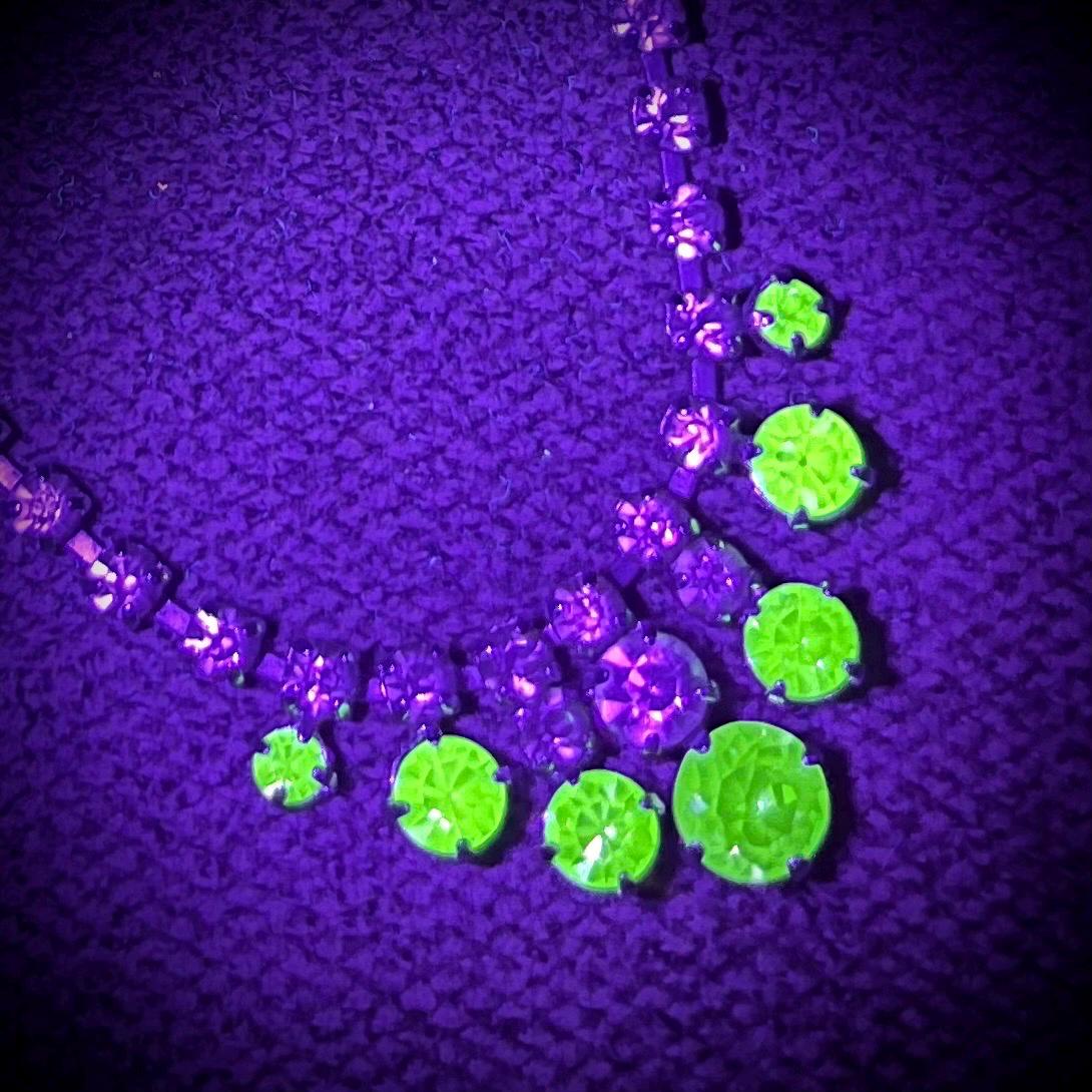 Vintage Clear & Green Uranium Glass Crystal Drop Necklace Silver Tone Metal UV Reactive Glow MillyOliverVintage