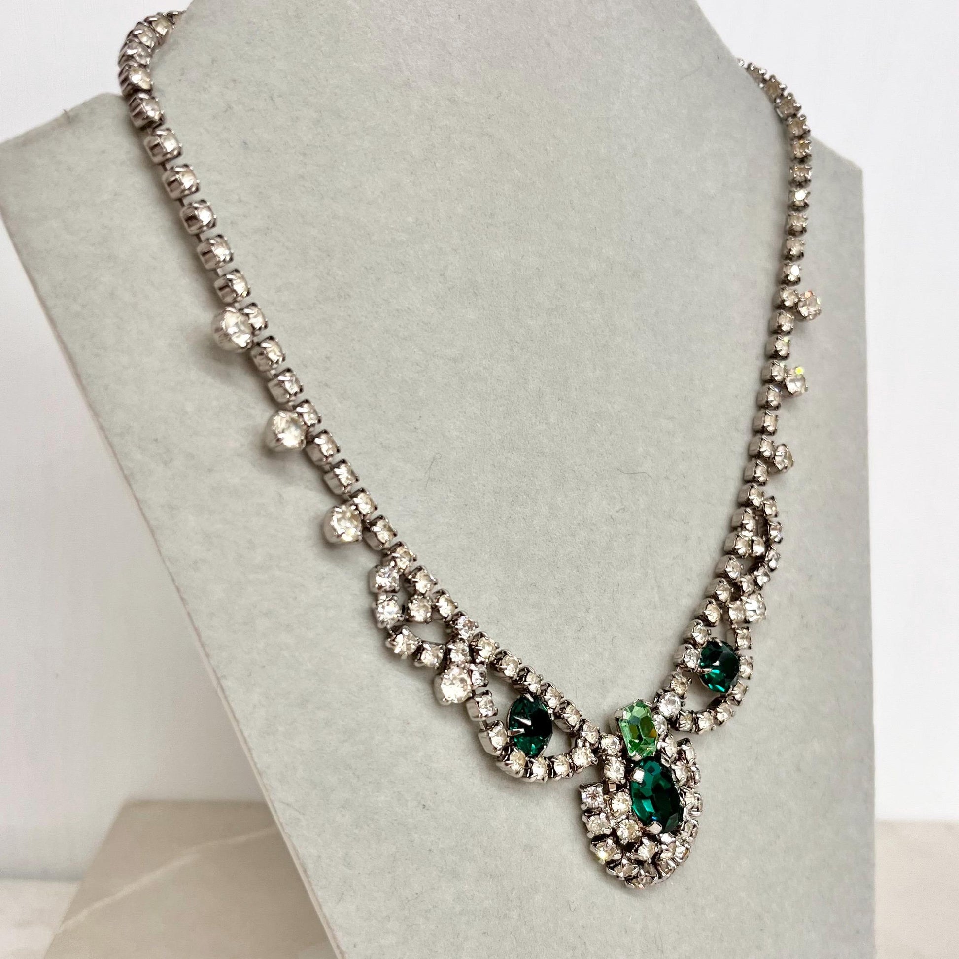 Vintage Regal Clear & Green Uranium Glass Crystal Drop Necklace Silver Tone Metal UV Reactive Glow MillyOliverVintage