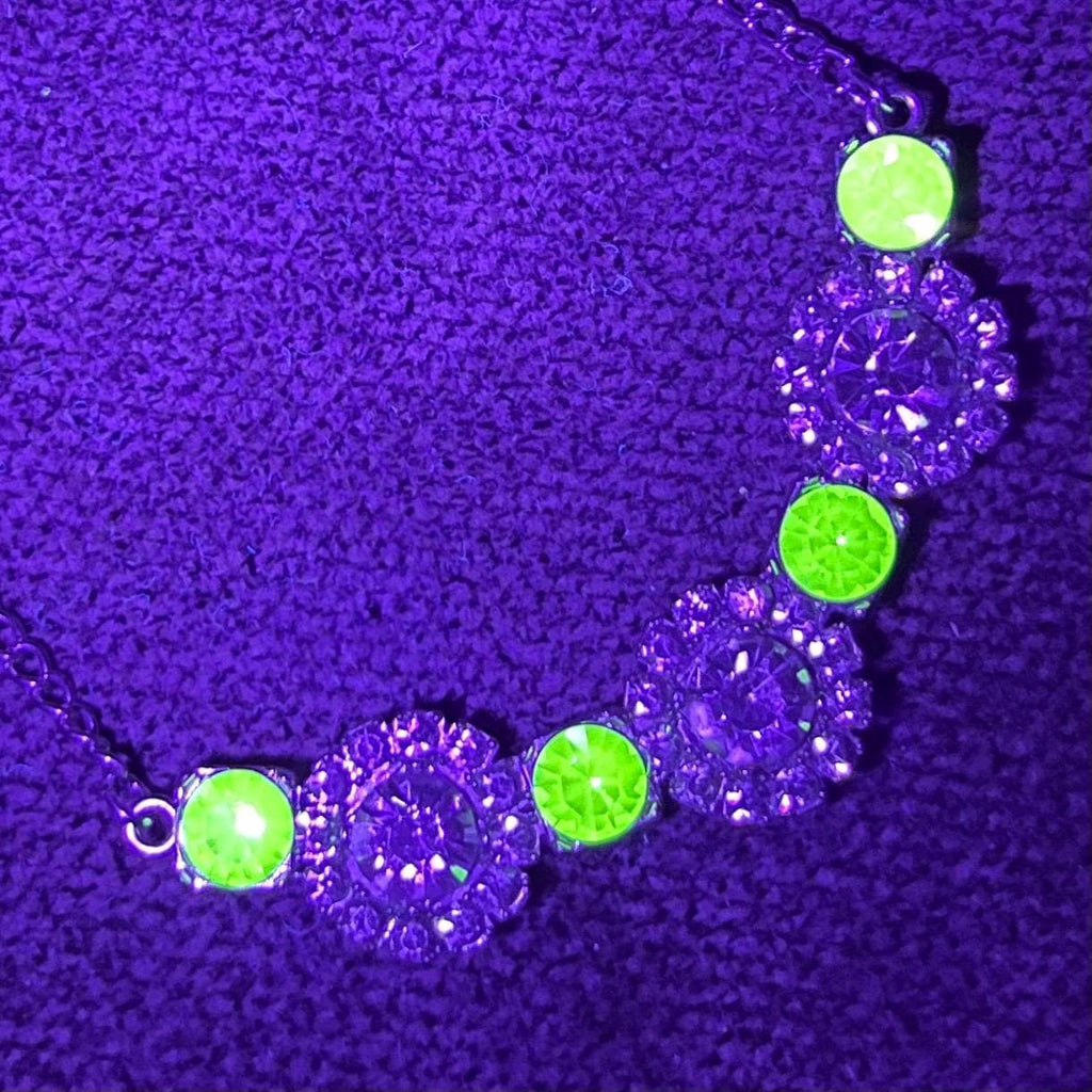 Vintage Clear & Green Uranium Glass Crystal Flower Necklace Silver Tone Metal UV Reactive Glow MillyOliverVintage
