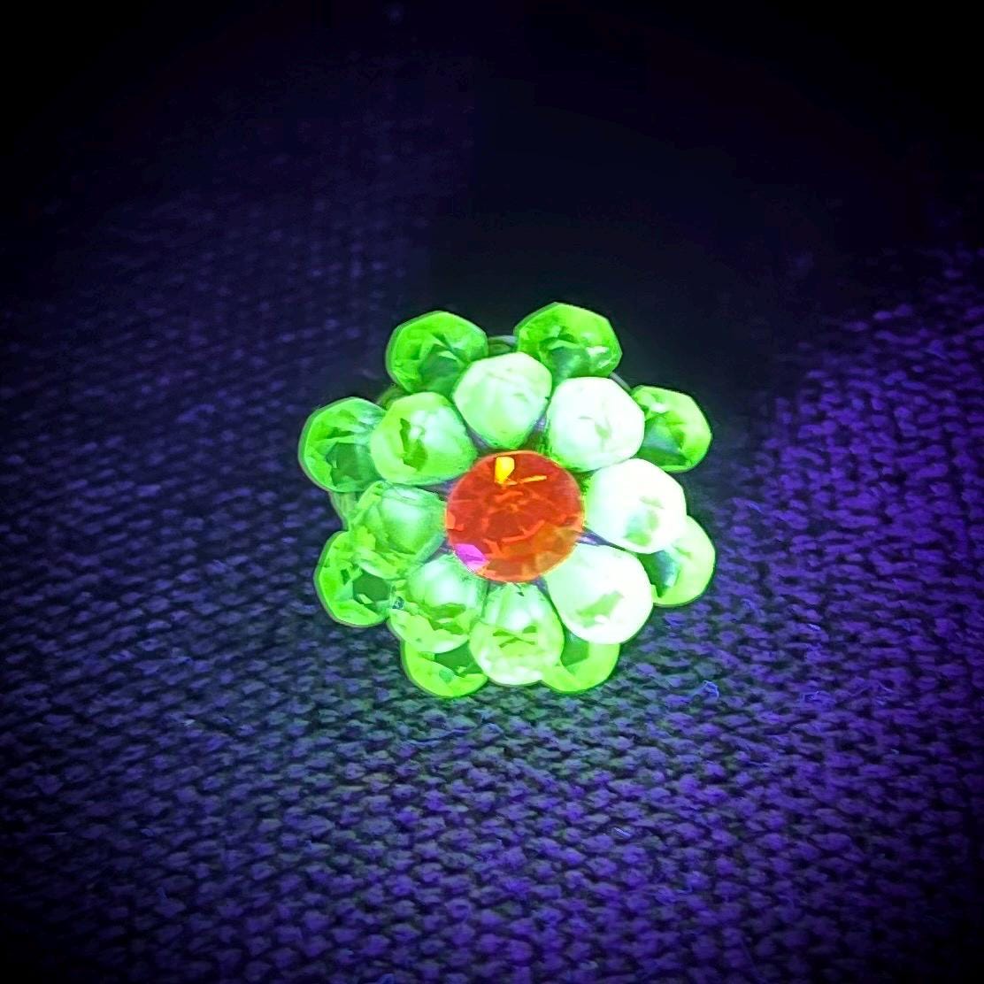 One of a Kind Uranium Crystal Statement Flower Ring UV Reactive Glow Size UK M 1/2 MillyOliverVintage