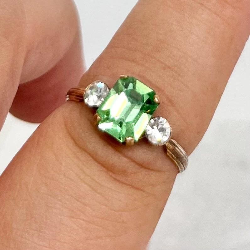 Vintage Rolled Gold Uranium Glass Stone Emerald Cut Crystal Dress Ring UV Reactive Glow UV Jewellery Size uk O 1/2 MillyOliverVintage