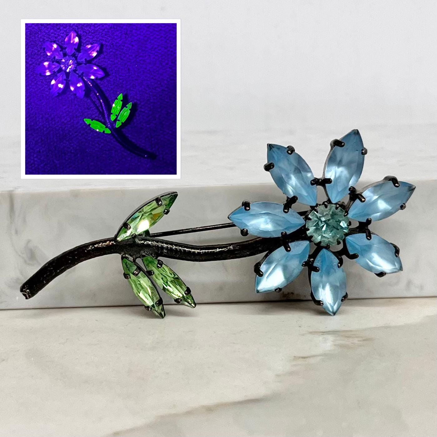 Vintage Blue & Green Uranium Crystal Daisy Brooch Black Nickel Tone UV Reactive Rhinestone Jewellery MillyOliverVintage