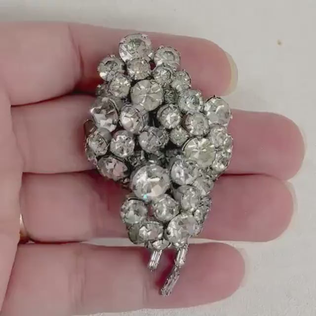 Vintage Clear Crystal Cluster Flower Brooch in a Silver Tone Setting Excellent Quality Substantial Statememt Jewellery